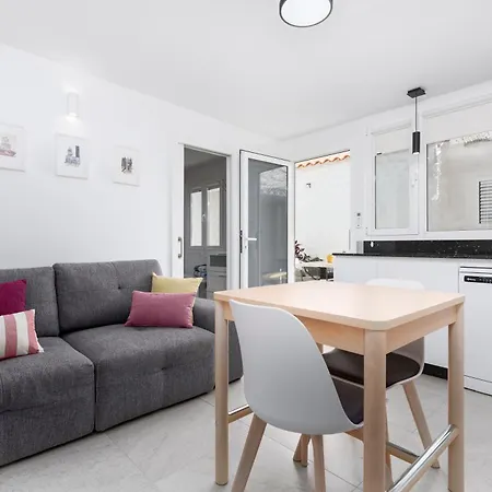 Moderno Apto. Cerca De La Playa De *