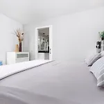 Moderno Apto. Cerca De La Playa De Apartamento